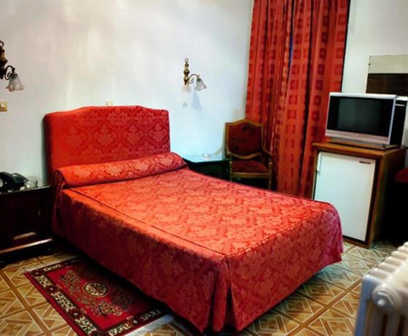 Hotel Suisse Algiers Buitenkant foto