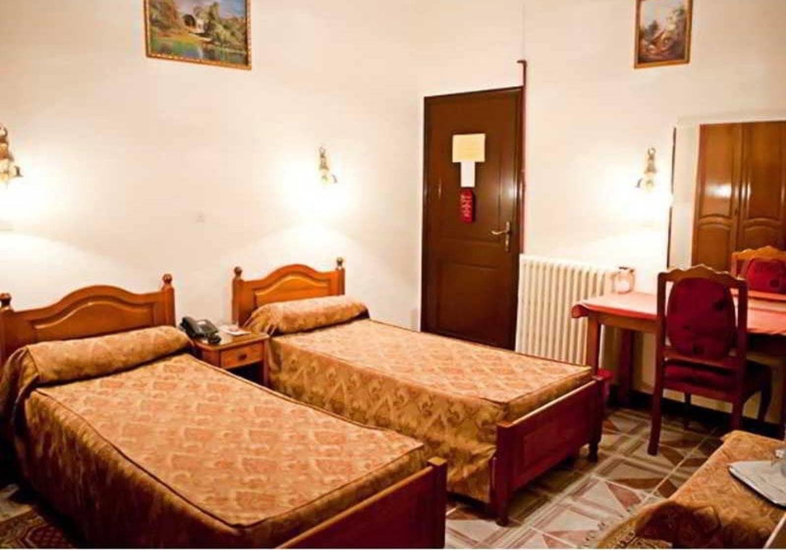 Hotel Suisse Algiers Buitenkant foto