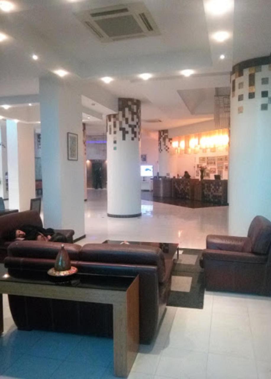 Hotel Suisse Algiers Buitenkant foto