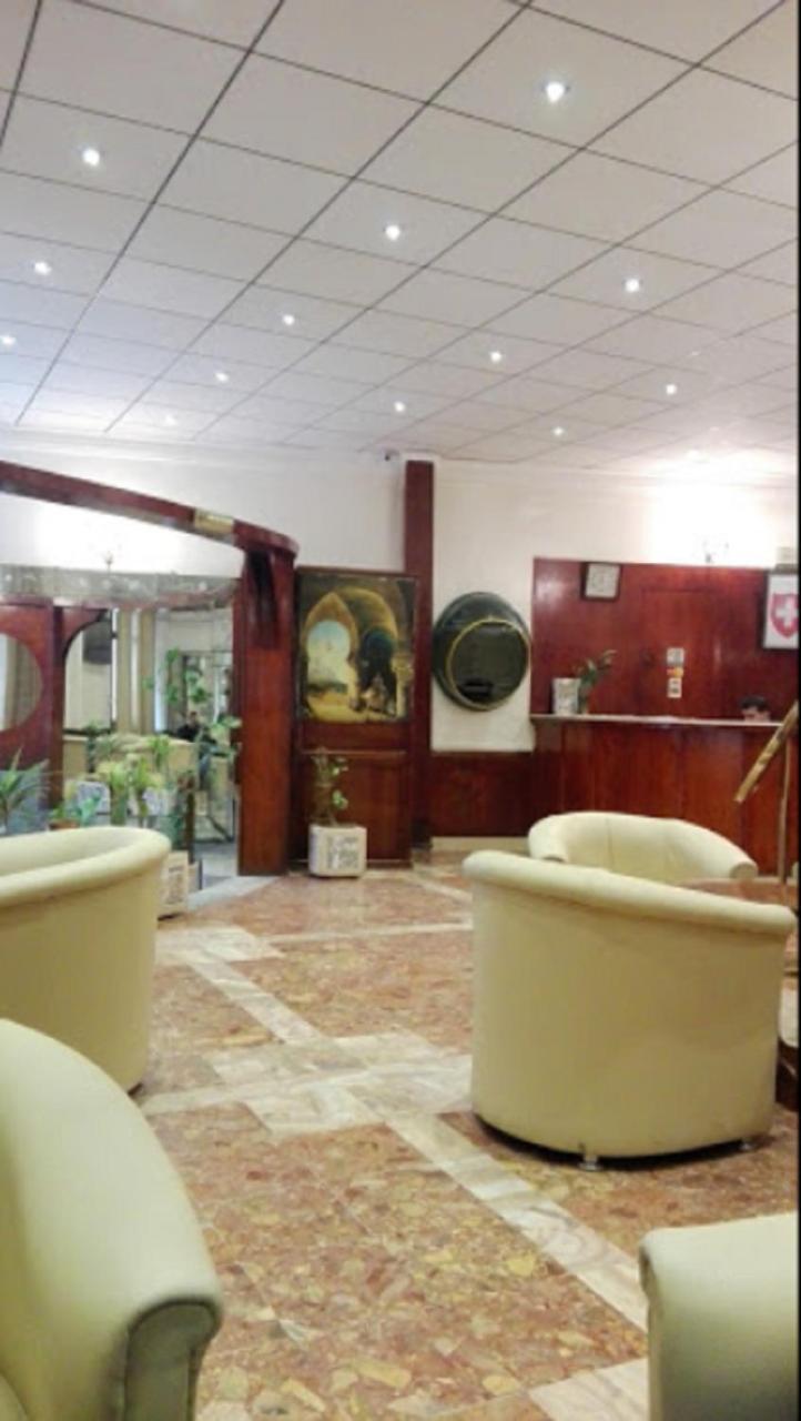 Hotel Suisse Algiers Buitenkant foto